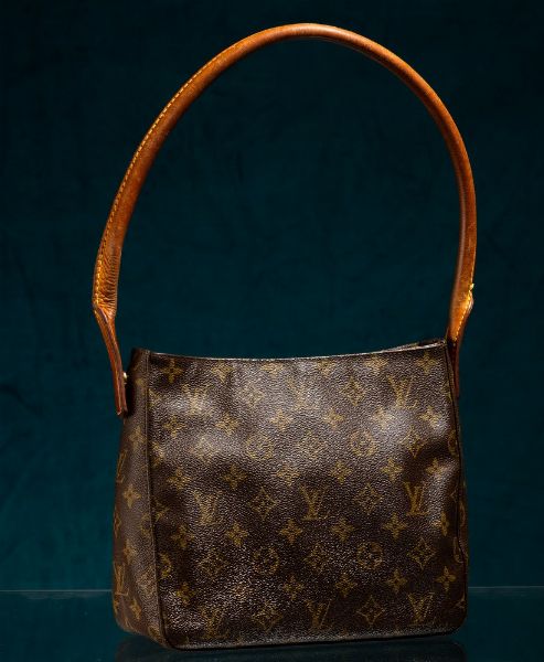 Louis Vuitton Looping GM<BR>  - Asta Luxury Vintage e Penne da Collezione - Associazione Nazionale - Case d'Asta italiane