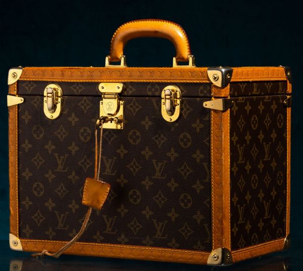 Louis Vuitton Beauty Cse  - Asta Luxury Vintage e Penne da Collezione - Associazione Nazionale - Case d'Asta italiane
