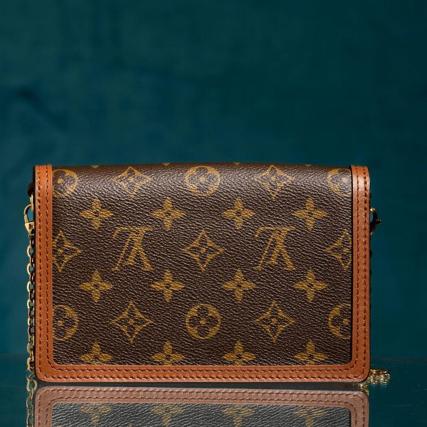 Louis Vuitton Pochette Dauphine East West  - Asta Luxury Vintage e Penne da Collezione - Associazione Nazionale - Case d'Asta italiane