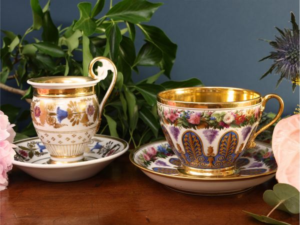 Due tazze in porcellana da collezione  - Asta Una casa al Ponte Vecchio - Associazione Nazionale - Case d'Asta italiane