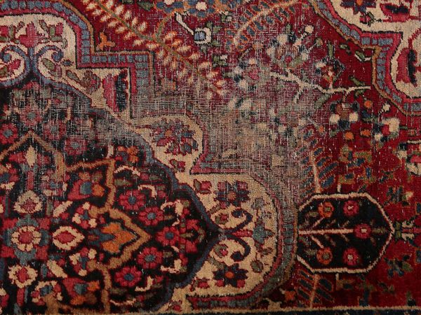 Grande tappeto persiano di vecchia manifattura  - Asta Una casa al Ponte Vecchio - Associazione Nazionale - Case d'Asta italiane