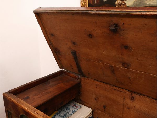Cassapanca tirolese in legno tenero  - Asta Una casa al Ponte Vecchio - Associazione Nazionale - Case d'Asta italiane