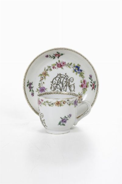 Tazza con piattino, XIX secolo (?)  - Asta Dimore italiane - Associazione Nazionale - Case d'Asta italiane