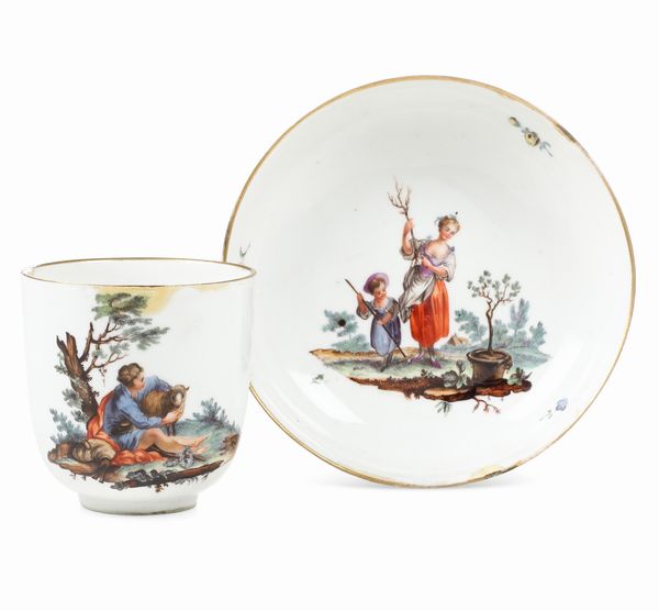 Tazza con piattino <BR>Germania, Manifattura di Hchst, 1770 circa  - Asta Dimore italiane - Associazione Nazionale - Case d'Asta italiane