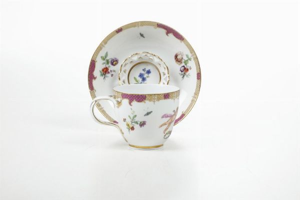 Tazza trambleuse con piattino <BR>Berlino, Manifattura imperiale, verso il 1780  - Asta Dimore italiane - Associazione Nazionale - Case d'Asta italiane