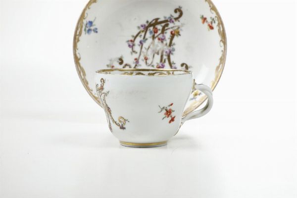 Un piattino e una tazza<BR>Vienna, XVIII e XX secolo <BR>  - Asta Dimore italiane - Associazione Nazionale - Case d'Asta italiane