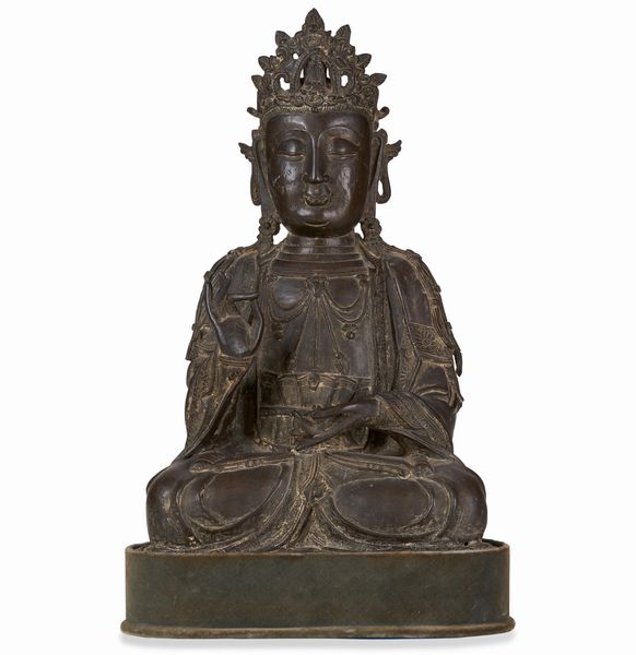 Figura di Buddha incoronato in bronzo, Cina, Dinastia Ming, XVII secolo  - Asta Dimore italiane - Associazione Nazionale - Case d'Asta italiane