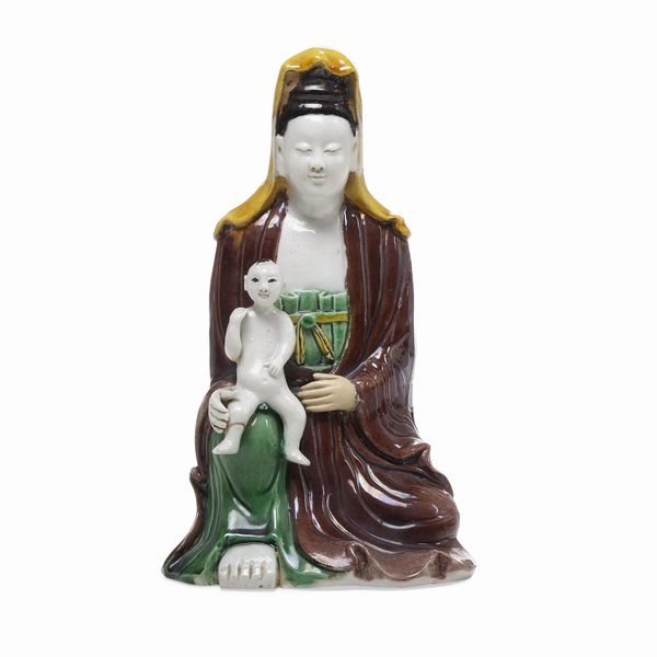 Gruppo della maternit, Guanyin con bambino, Cina, Dinastia Qing, epoca Qianlong (1736-1796)  - Asta Dimore italiane - Associazione Nazionale - Case d'Asta italiane