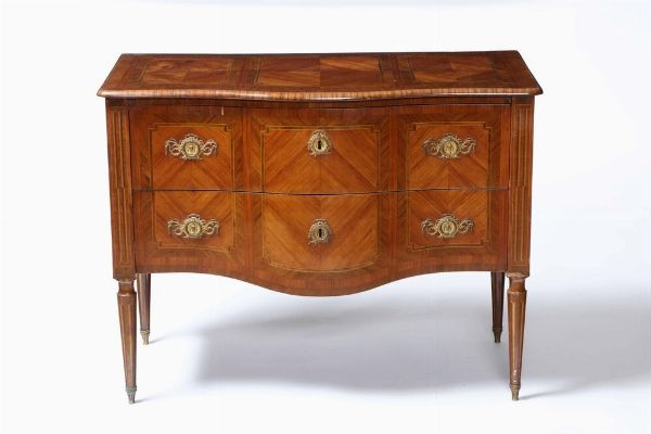 Coppia di commode in legno lastronato ed intarsiato. Francia XVIII secolo  - Asta Dimore italiane - Associazione Nazionale - Case d'Asta italiane