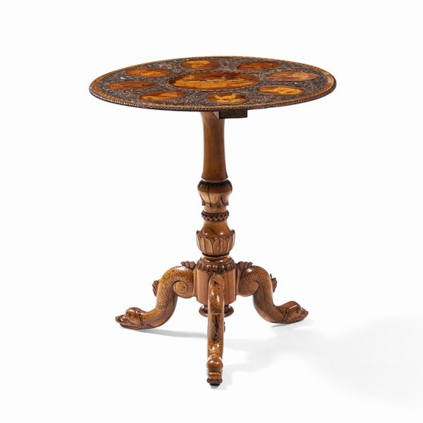 Tavolino in legno intarsiato con figure di camosci , XIX secolo  - Asta Dimore italiane - Associazione Nazionale - Case d'Asta italiane