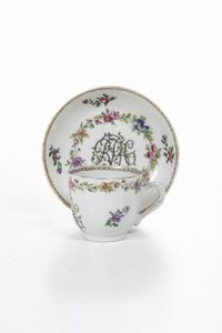 Tazza con piattino, XIX secolo (?)  - Asta Dimore italiane - Associazione Nazionale - Case d'Asta italiane