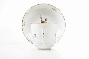 Tazza con piattino <BR>Germania, Manifattura di Hchst, 1770 circa  - Asta Dimore italiane - Associazione Nazionale - Case d'Asta italiane