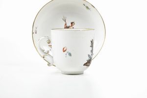 Tazza con piattino <BR>Germania, Manifattura di Hchst, 1770 circa  - Asta Dimore italiane - Associazione Nazionale - Case d'Asta italiane