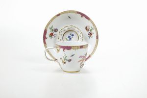 Tazza trambleuse con piattino <BR>Berlino, Manifattura imperiale, verso il 1780  - Asta Dimore italiane - Associazione Nazionale - Case d'Asta italiane