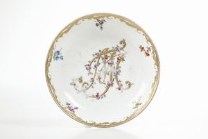 Un piattino e una tazza<BR>Vienna, XVIII e XX secolo <BR>  - Asta Dimore italiane - Associazione Nazionale - Case d'Asta italiane