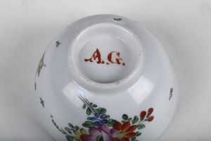 Tazza con piattino <BR>Nove, Manifattura Antonibon 1780 circa  - Asta Dimore italiane - Associazione Nazionale - Case d'Asta italiane