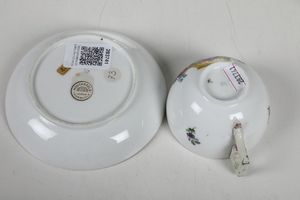 Tazza con piattino<BR>Russia, Verbilki (Mosca), Manifattura Gartner, inizio del XIX secolo  - Asta Dimore italiane - Associazione Nazionale - Case d'Asta italiane