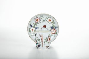 Una tazza e un piattino <BR>Milano, Manifattura di Pasquale Rubati o Felice Clerici, 17601780  - Asta Dimore italiane - Associazione Nazionale - Case d'Asta italiane