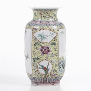 Vaso con inserto naturalistico in porcellana Famiglia Rosa, Cina, Repubblica, XX secolo  - Asta Dimore italiane - Associazione Nazionale - Case d'Asta italiane