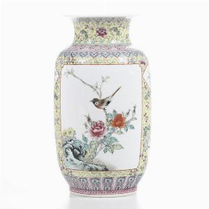 Vaso con inserto naturalistico in porcellana Famiglia Rosa, Cina, Repubblica, XX secolo  - Asta Dimore italiane - Associazione Nazionale - Case d'Asta italiane