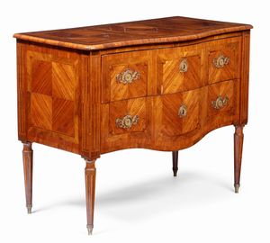 Coppia di commode in legno lastronato ed intarsiato. Francia XVIII secolo  - Asta Dimore italiane - Associazione Nazionale - Case d'Asta italiane