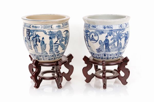 Coppia di cache-pots in ceramica, Cina  - Asta  Asta a Tempo - Antiquariato: Arredi, Icone, Dipinti Antichi e del XIX Secolo , Arte Orientale - Associazione Nazionale - Case d'Asta italiane