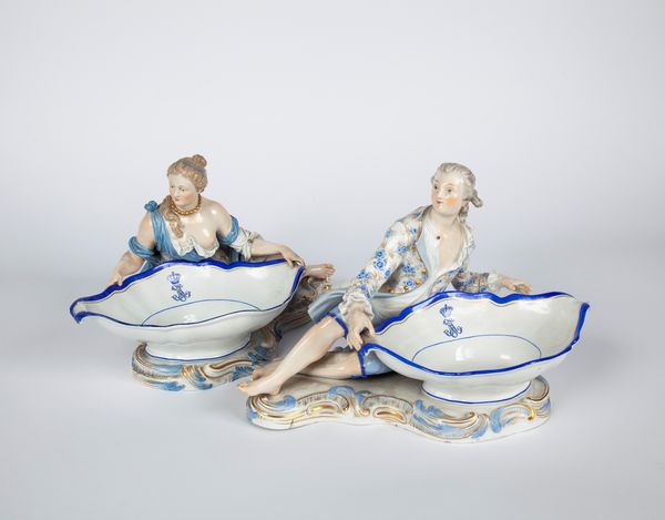 Coppia di grandi saliere da tavola in porcellana policroma, Meissen, XIX secolo  - Asta  Asta a Tempo - Antiquariato: Arredi, Icone, Dipinti Antichi e del XIX Secolo , Arte Orientale - Associazione Nazionale - Case d'Asta italiane