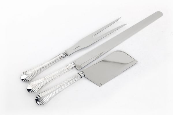 Tre posate da carne in metallo argentato  - Asta Asta a Tempo a Libera Offerta - Arredi per la Tavola in Silver Plated - Associazione Nazionale - Case d'Asta italiane