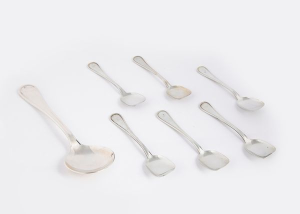 Sei cucchiaini da gelato ed un cucchiaio da portata, Calegaro  - Asta Asta a Tempo a Libera Offerta - Arredi per la Tavola in Silver Plated - Associazione Nazionale - Case d'Asta italiane