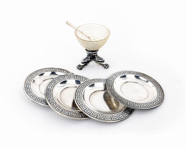 Saliera con cucchiaino e quattro piattini in alpacca  - Asta Asta a Tempo a Libera Offerta - Arredi per la Tavola in Silver Plated - Associazione Nazionale - Case d'Asta italiane