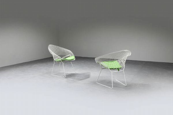 HARRY BERTOIA : Coppia di sedie mod. Diamond  - Asta Asta di Design - Associazione Nazionale - Case d'Asta italiane