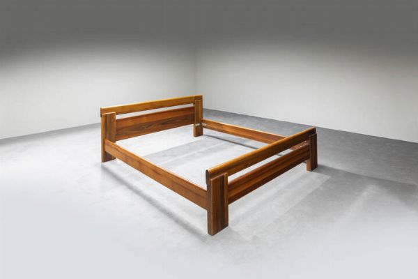 MOBILGIRGI : Letto in legno.  Anni '70 cm 75x210x177  - Asta Asta di Design - Associazione Nazionale - Case d'Asta italiane