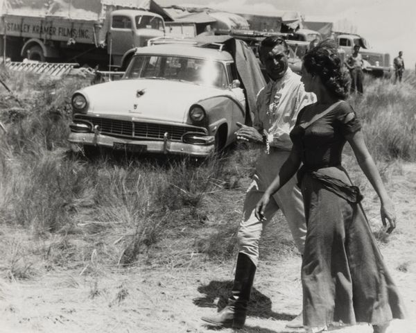 FEDERICO PATELLANI : Cary Grant e Sophia Loren sul set del film Orgoglio e Passione  - Asta Fotografia - Associazione Nazionale - Case d'Asta italiane