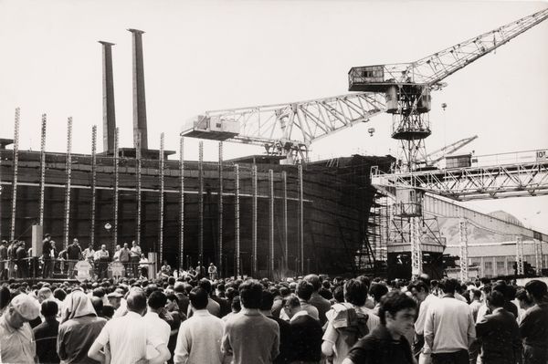 Mario Dondero : Senza titolo (Sciopero ai cantieri navali di La Ciotat)  - Asta Fotografia - Associazione Nazionale - Case d'Asta italiane