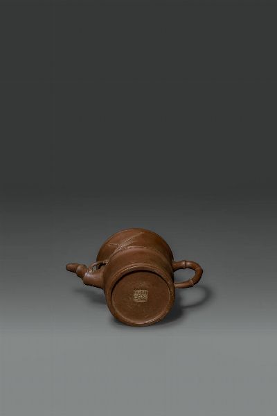 TEIERA : Teiera in terracotta a forma di bamboo  Cina  XX sec H cm 12 Diam cm 19  - Asta Asta di Arte Orientale - Associazione Nazionale - Case d'Asta italiane