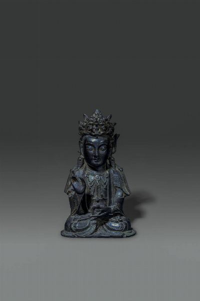 BUDDHA : Buddha in bronzo seduto nella posizione del loto  Cina  dinastia Ming  XVI sec cm 21x13  - Asta Asta di Arte Orientale - Associazione Nazionale - Case d'Asta italiane