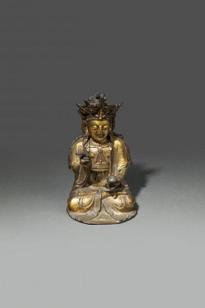 BUDDHA : Buddha in bronzo dorato seduto  - Asta Asta di Arte Orientale - Associazione Nazionale - Case d'Asta italiane