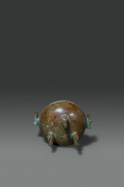 CENSER : Piccolo censer in bronzo con coperchio  sormontato da Cane di Pho  Cina  dinastia Qing  XIX sec H cm 14 Diam cm 13  - Asta Asta di Arte Orientale - Associazione Nazionale - Case d'Asta italiane