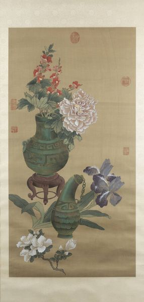 DIPINTO : Dipinto su seta raffigurante vasi arcaici con fiori  Cina  Repubblica  XX sec H cm 96x46  - Asta Asta di Arte Orientale - Associazione Nazionale - Case d'Asta italiane