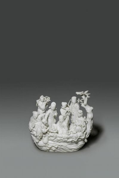 SCULTURA : Gruppo in porcellana blanc de chine raffigurante scena di vita comune con personaggi  Cina  Repubblica  XX sec H cm 29x28  - Asta Asta di Arte Orientale - Associazione Nazionale - Case d'Asta italiane