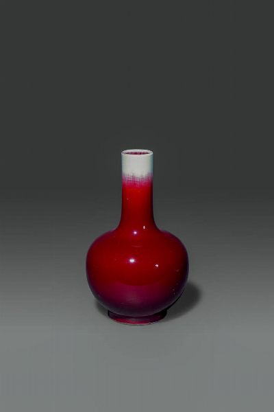 VASO : Vaso in porcellana sangue di bue  Cina  Jingdezhen  XX sec H cm 33 Diam cm 21  - Asta Asta di Arte Orientale - Associazione Nazionale - Case d'Asta italiane