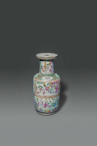 VASO : Vaso in porcellana Canton  Cina  dinastia Qing  XIX  H cm 35 Diam cm 17  - Asta Asta di Arte Orientale - Associazione Nazionale - Case d'Asta italiane