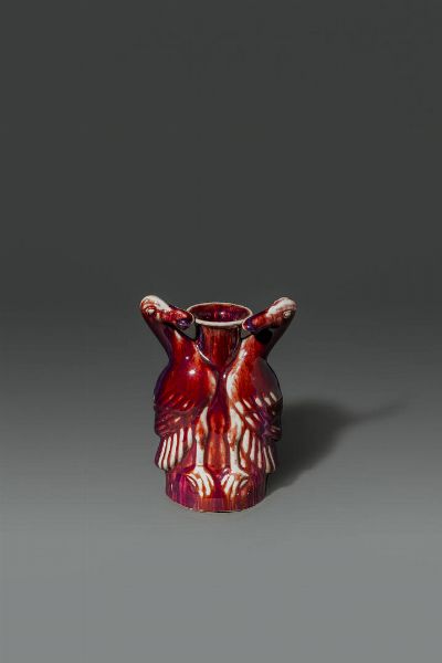 VASO : Vaso in porcellana flamb con anse a guisa di volatili  Cina  dinastia Qing  XIX sec H cm 23x16  - Asta Asta di Arte Orientale - Associazione Nazionale - Case d'Asta italiane