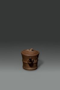 TEIERA : Teiera in terracotta a forma di bamboo  Cina  XX sec H cm 12 Diam cm 19  - Asta Asta di Arte Orientale - Associazione Nazionale - Case d'Asta italiane