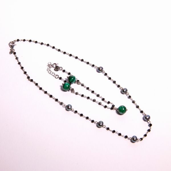 Parure collana e bracciale in argento, onice perle grigie e malachite.  - Asta Asta a Tempo a Libera Offerta - Bigiotteria Vintage - Associazione Nazionale - Case d'Asta italiane