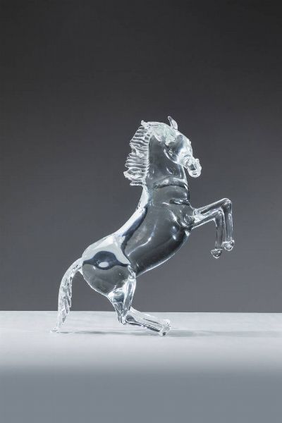 Pino Signoretto : Cavallo in vetro di Murano incolore. Firma incisa cm 34x55 (in piedi) cm 50x55  - Asta Asta di Argenti e Antiquariato - Associazione Nazionale - Case d'Asta italiane