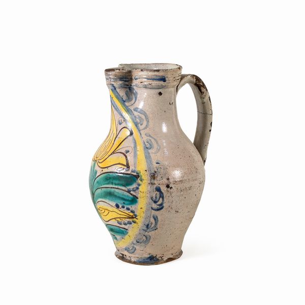 Caraffa in maiolica policroma  - Asta Dipinti Antichi, Arredi, Sculture e Oggetti d'Arte - Associazione Nazionale - Case d'Asta italiane