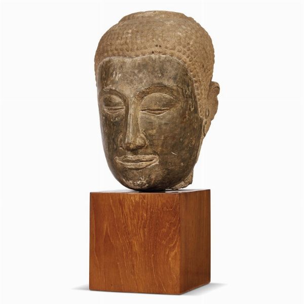 TESTA DI BUDDHA, THAILANDIA, SEC.XVII  - Asta Arte Orientale - Associazione Nazionale - Case d'Asta italiane