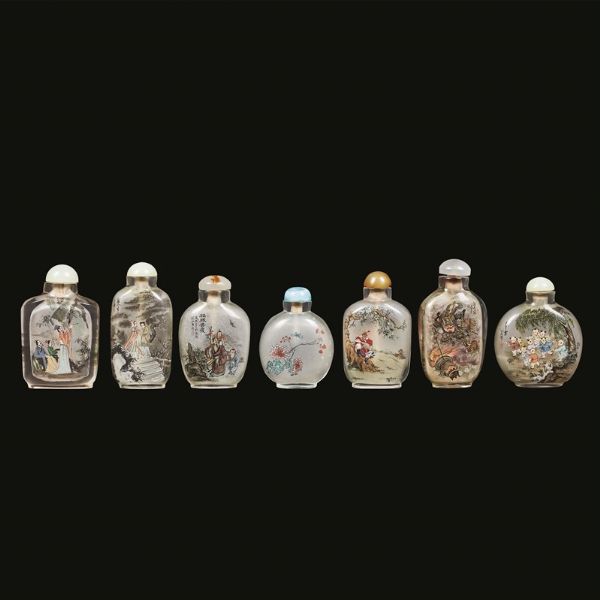 GRUPPO DI SETTE SNUFF BOTTLES IN VETRO, CINA, DINASTIA QING, SEC.XIX-XX  - Asta Arte Orientale - Associazione Nazionale - Case d'Asta italiane