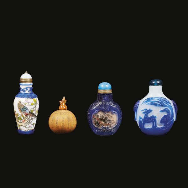 GRUPPO DI QUATTRO SNUFF BOTTLES, CINA, DINASTIA QING, SEC.XIX-XX  - Asta Arte Orientale - Associazione Nazionale - Case d'Asta italiane